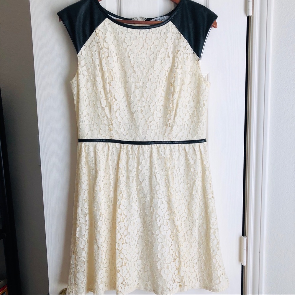 SPEECHLESS floral cream dress🌻